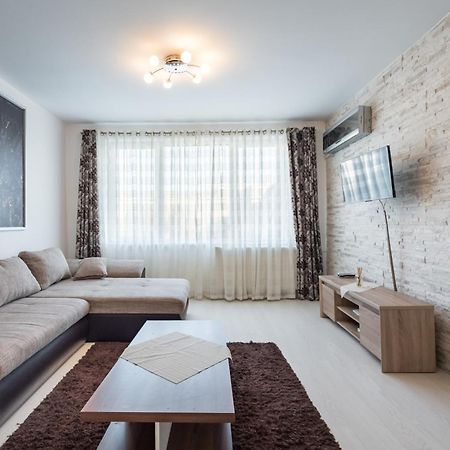 Magnificent Location With Iconic Scenery - Sala Palatului 부쿠레슈티 외부 사진