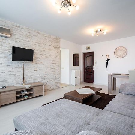 Magnificent Location With Iconic Scenery - Sala Palatului 부쿠레슈티 외부 사진