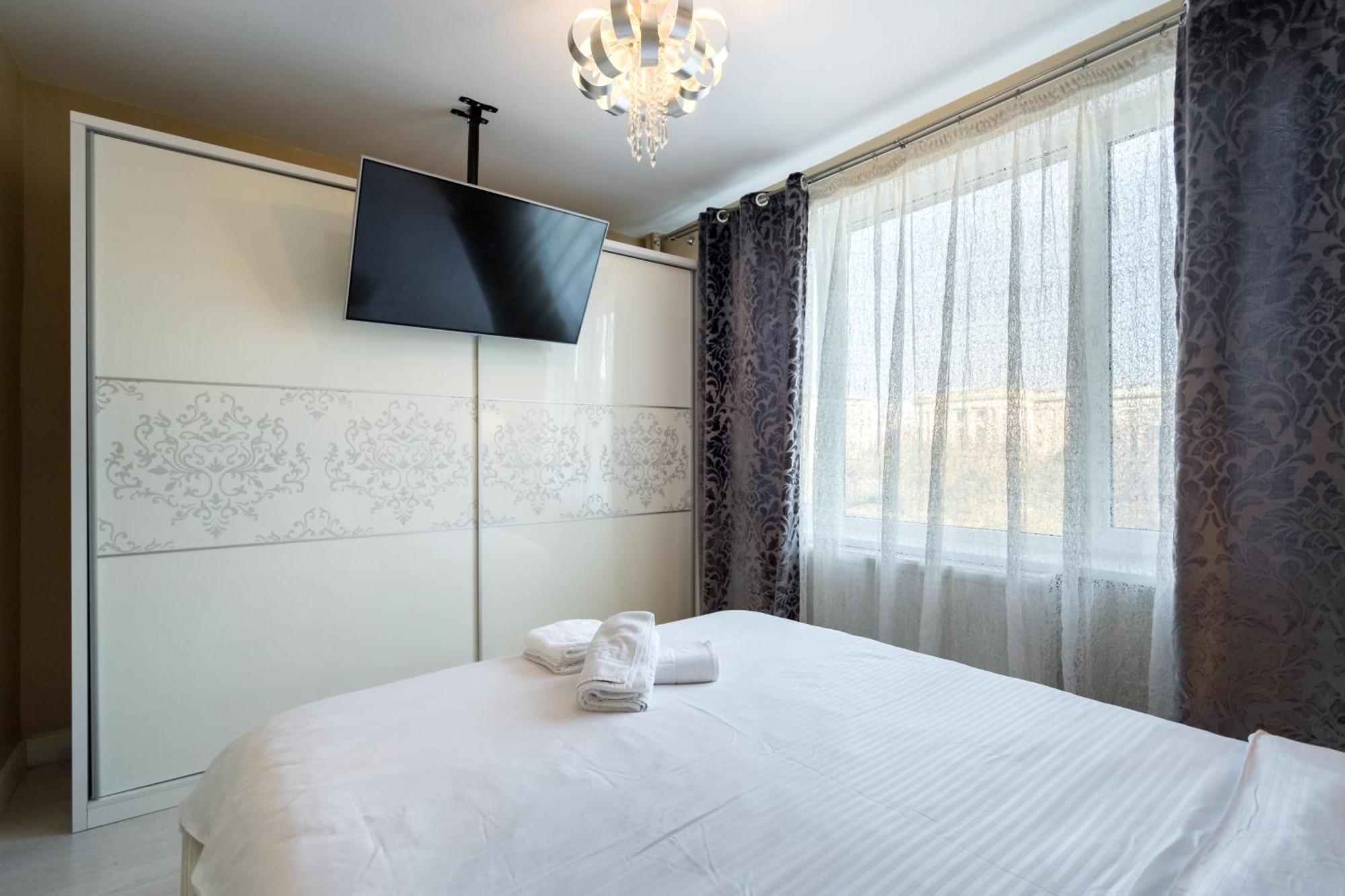 Magnificent Location With Iconic Scenery - Sala Palatului 부쿠레슈티 외부 사진