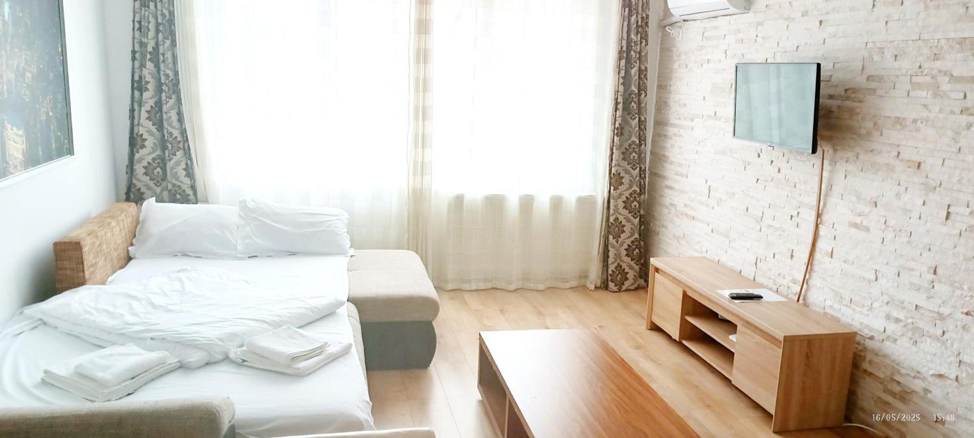 Magnificent Location With Iconic Scenery - Sala Palatului 부쿠레슈티 외부 사진